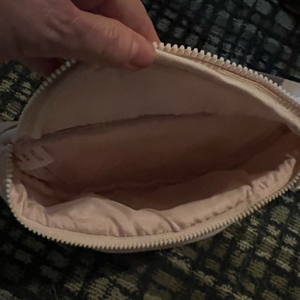 Reebok Fanny pack. Used 1x. Light pink. Like new